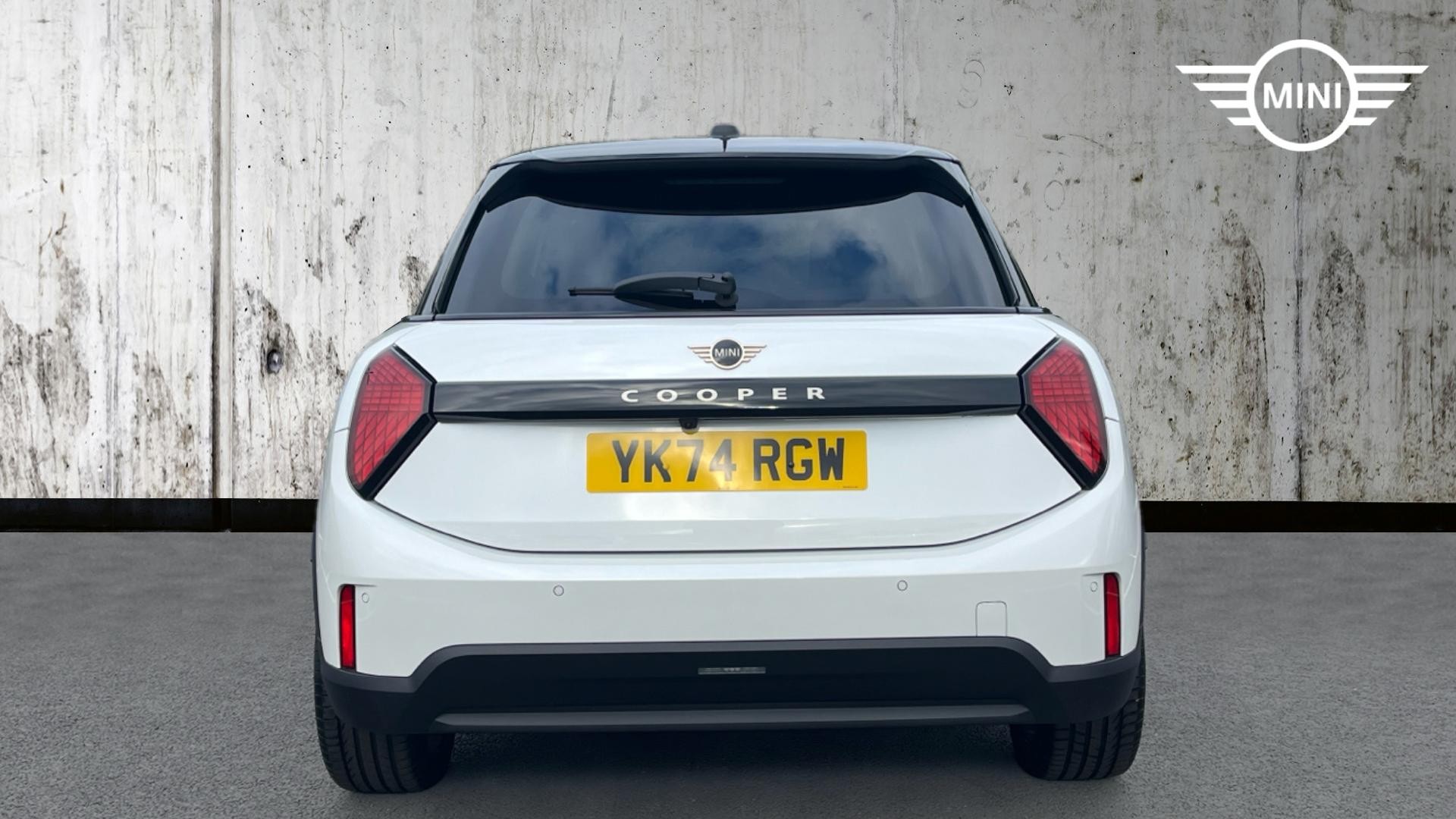Used MINI 5-Door Hatch 1.5C Exclusive Steptronic Euro 6 (s/s) 5dr - Image 16