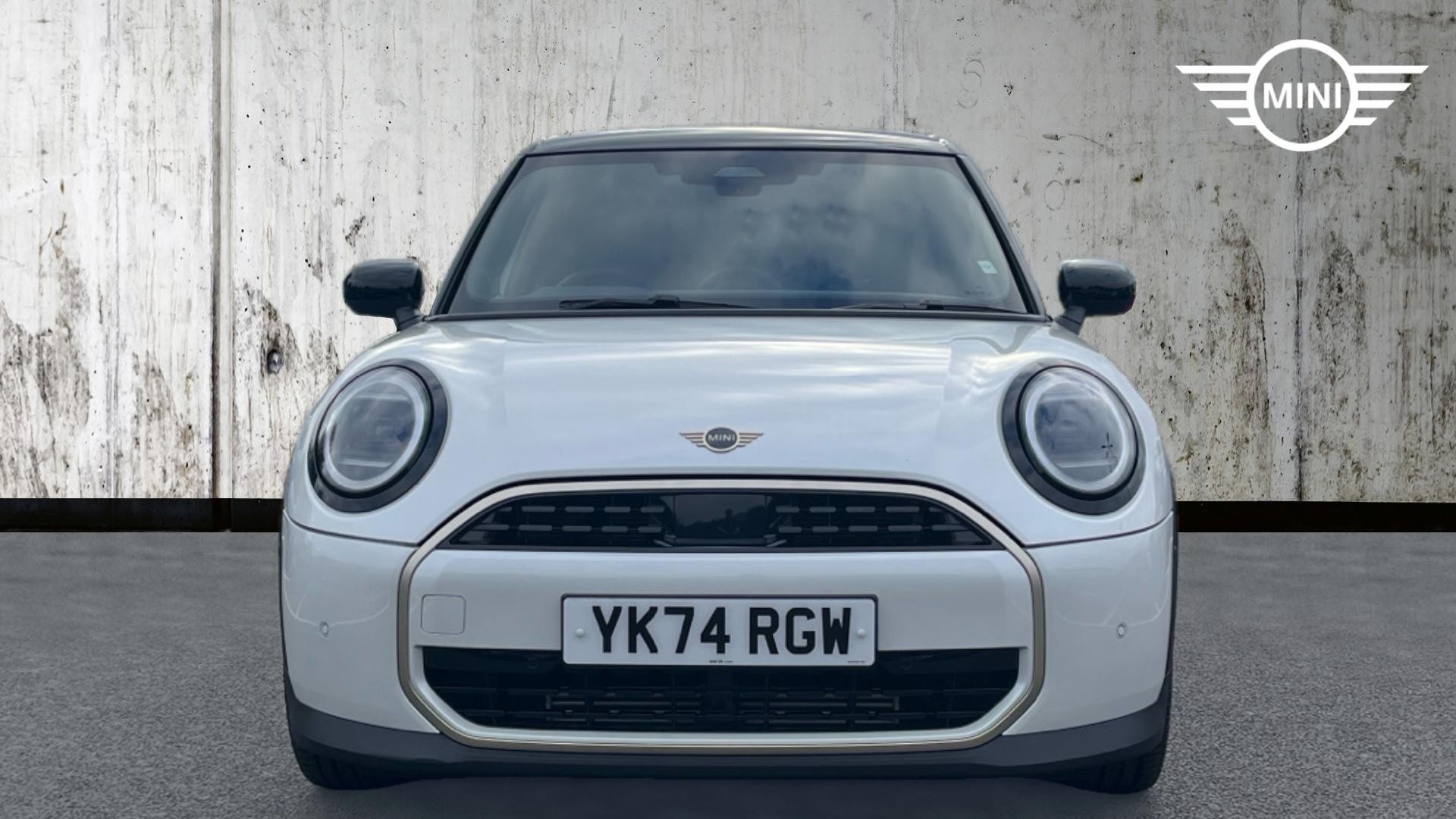 Used MINI 5-Door Hatch 1.5C Exclusive Steptronic Euro 6 (s/s) 5dr - Image 17
