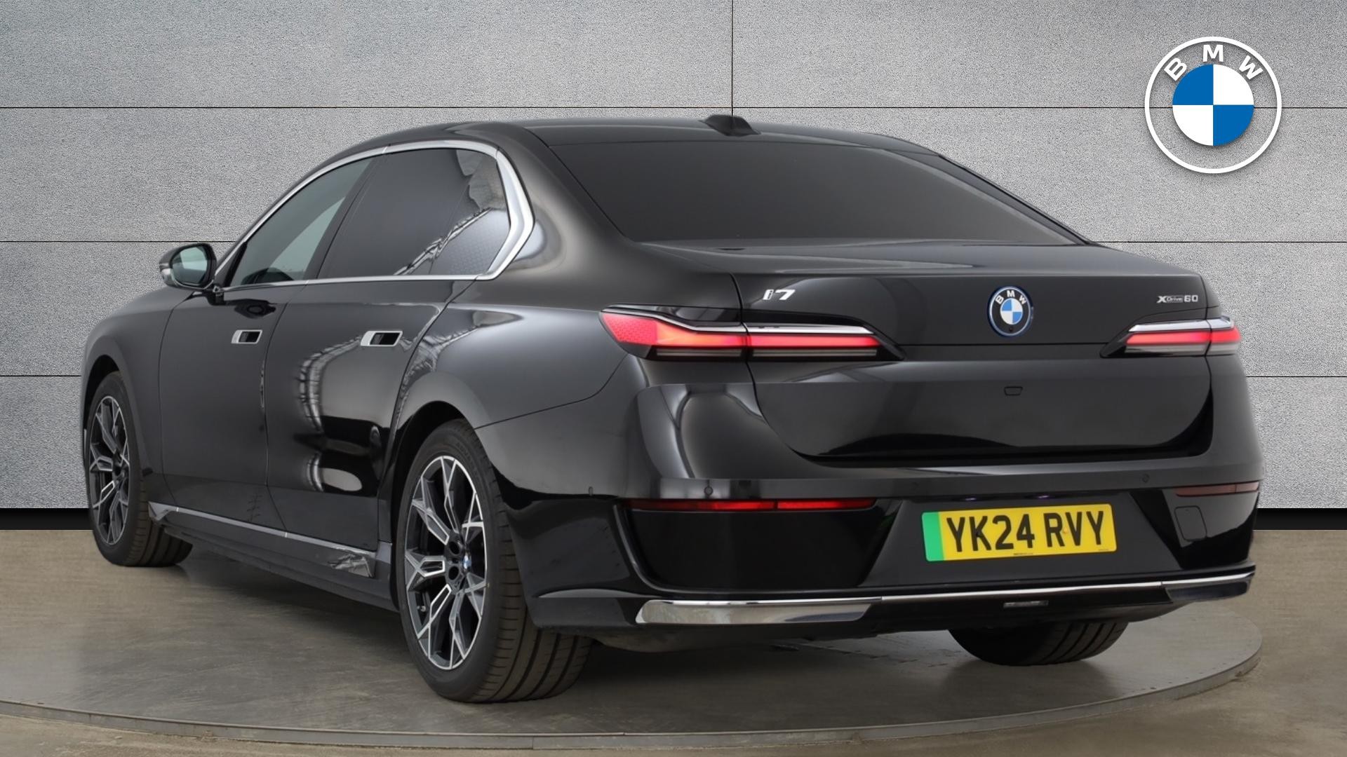 Used BMW i7 60 105.7kWh Excellence (Pro) Auto xDrive 4dr - Image 2