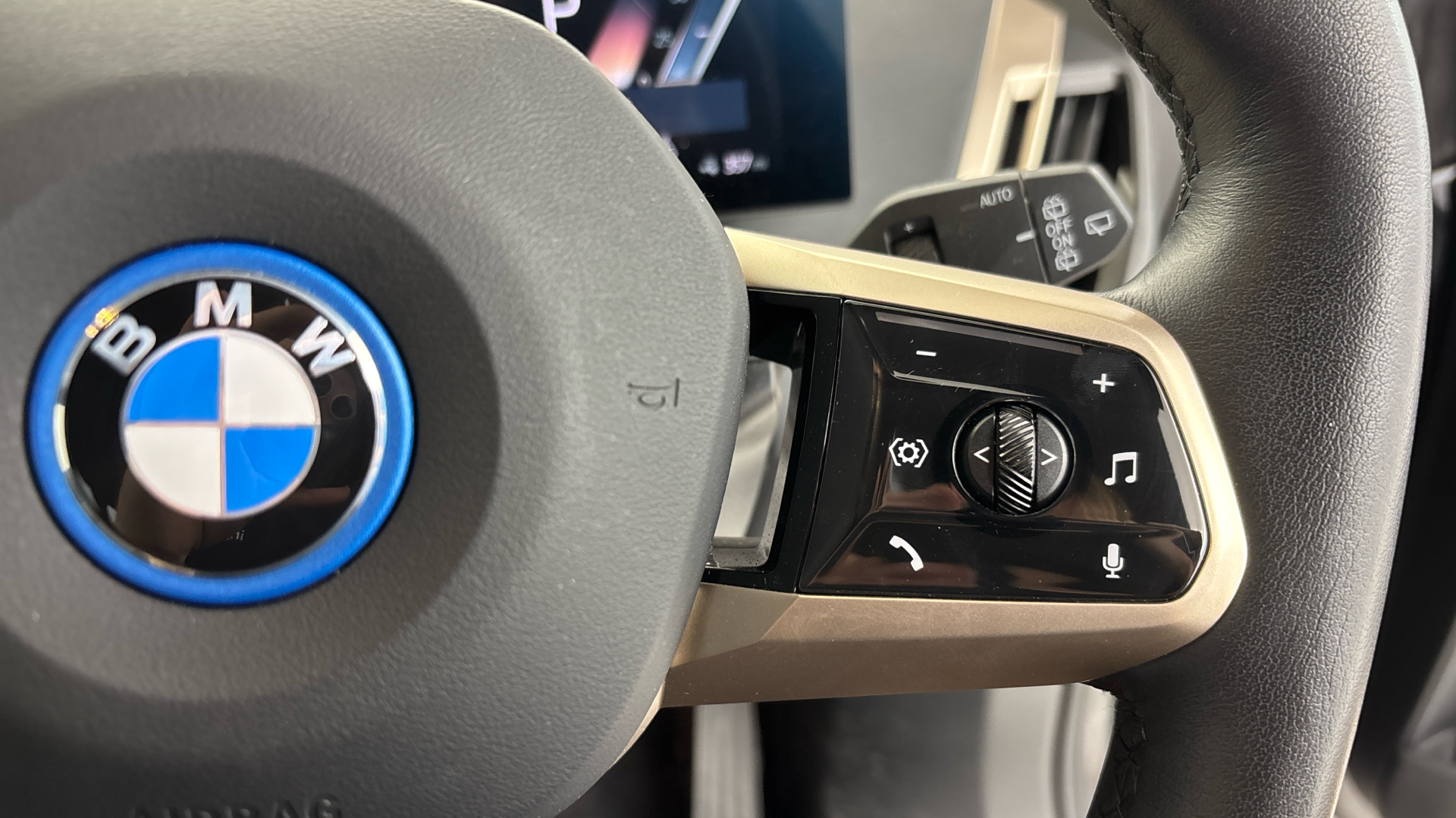 Used BMW iX 50 111.5kWh M Sport Auto xDrive 5dr (11kW Charger) - Image 18