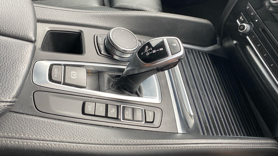 BMW X6 xDrive30d M Sport 5dr Step Auto Diesel Estate - Image 19