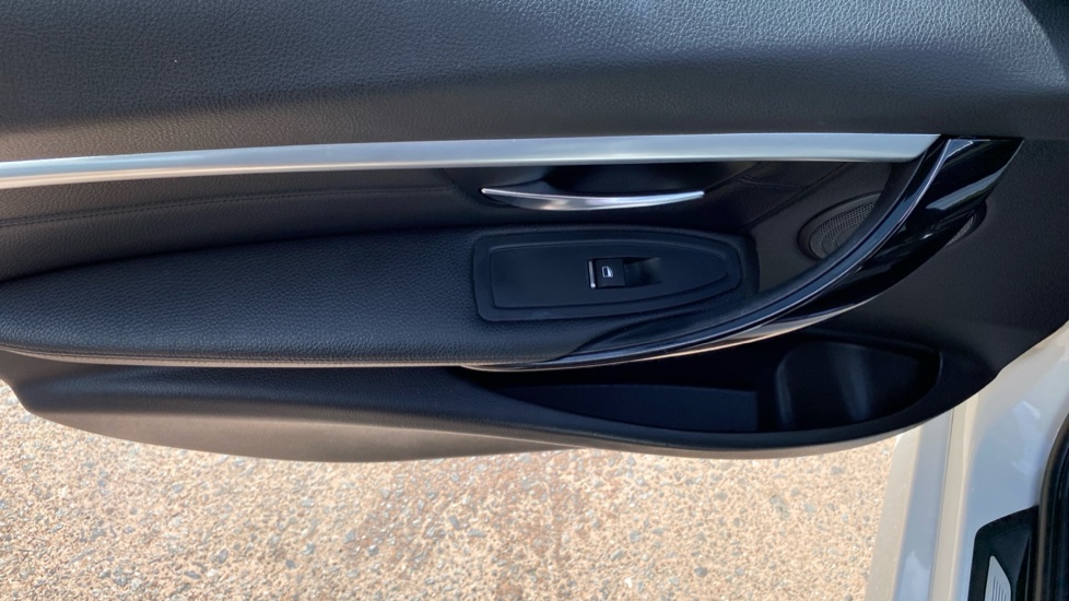 BMW 3 Series 320i M Sport Shadow Edition 4dr Step Auto Petrol Saloon - Image 31