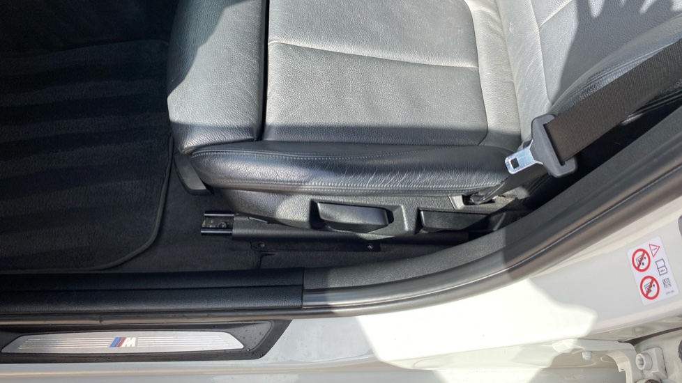 BMW 3 Series 320i M Sport Shadow Edition 4dr Step Auto Petrol Saloon - Image 32