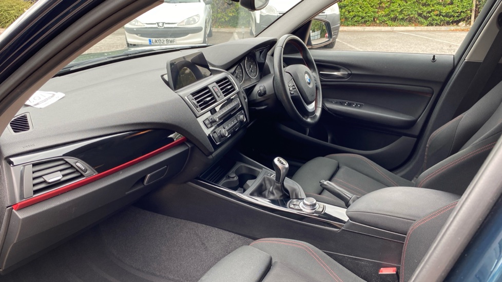 BMW 1 Series 118i [1.5] SE 5dr [Nav/Servotronic] Step Auto Petrol Hatchback - Image 8