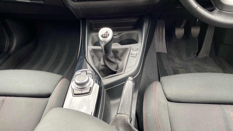 BMW 1 Series 118i [1.5] SE 5dr [Nav/Servotronic] Step Auto Petrol Hatchback - Image 11