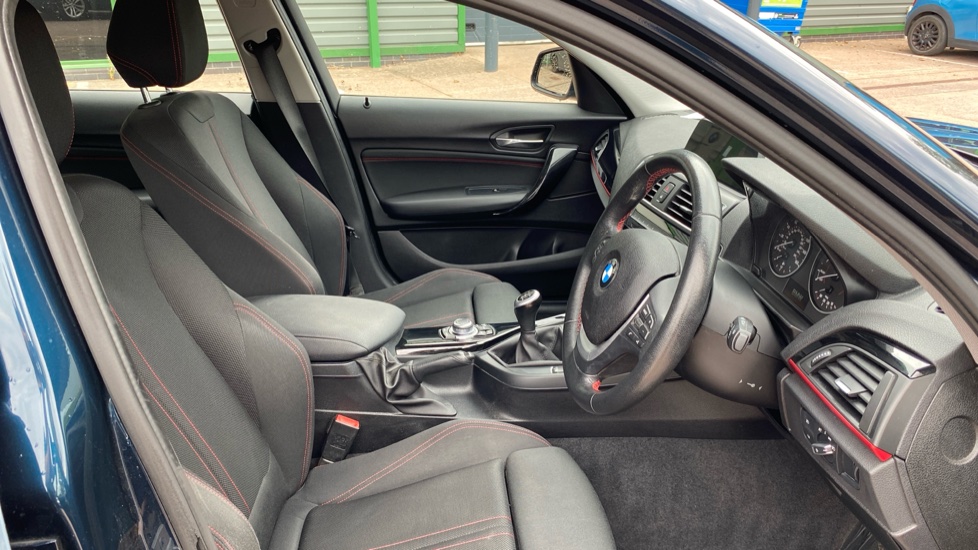 BMW 1 Series 118i [1.5] SE 5dr [Nav/Servotronic] Step Auto Petrol Hatchback - Image 12