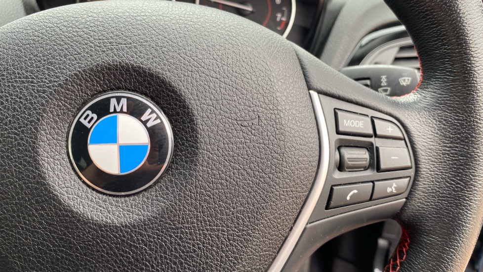 BMW 1 Series 118i [1.5] SE 5dr [Nav/Servotronic] Step Auto Petrol Hatchback - Image 19