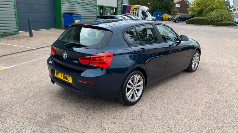 BMW 1 Series 118i [1.5] SE 5dr [Nav/Servotronic] Step Auto Petrol Hatchback - Image 28