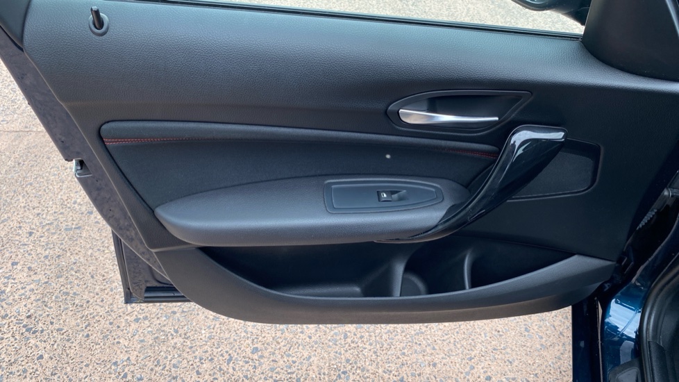 BMW 1 Series 118i [1.5] SE 5dr [Nav/Servotronic] Step Auto Petrol Hatchback - Image 30