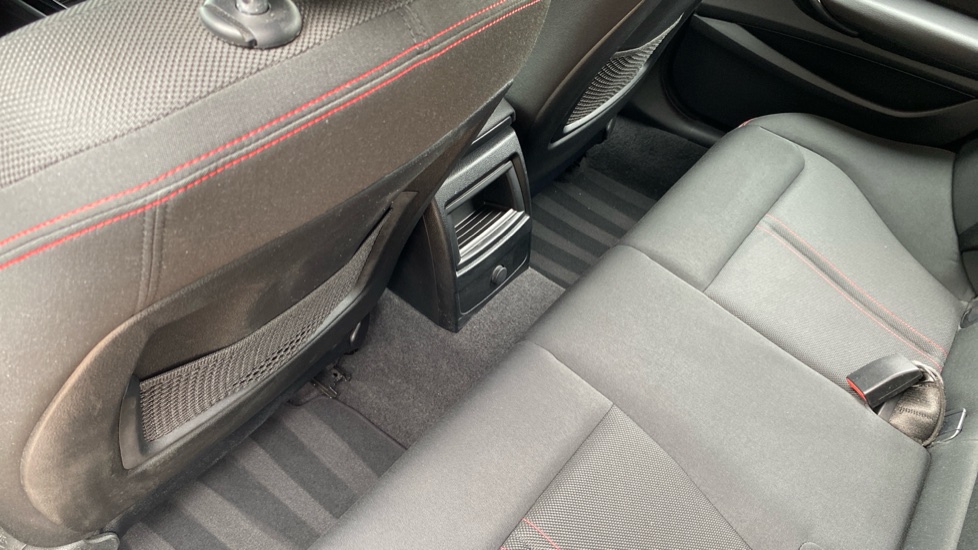 BMW 1 Series 118i [1.5] SE 5dr [Nav/Servotronic] Step Auto Petrol Hatchback - Image 33