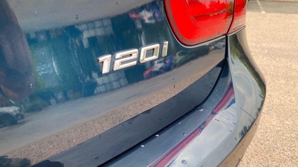 BMW 1 Series 118i [1.5] SE 5dr [Nav/Servotronic] Step Auto Petrol Hatchback - Image 36