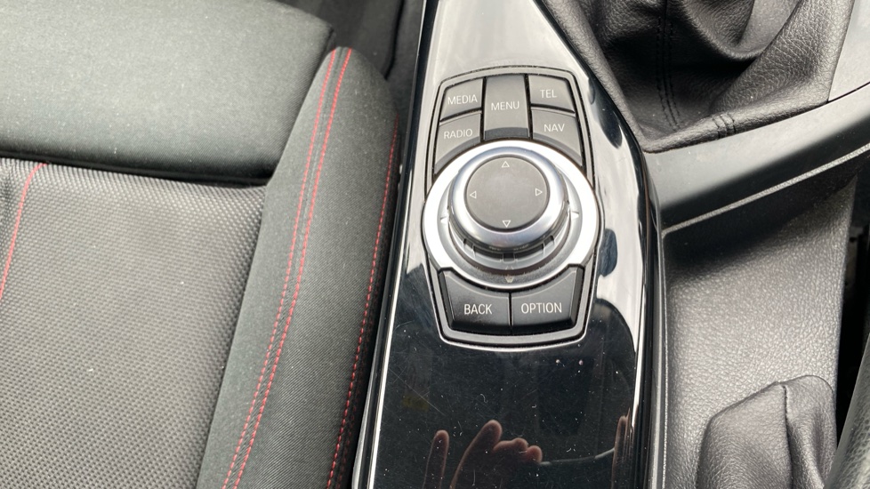 BMW 1 Series 118i [1.5] SE 5dr [Nav/Servotronic] Step Auto Petrol Hatchback - Image 57