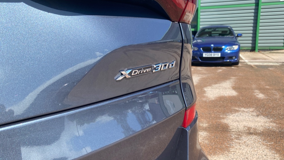 BMW X5 xDrive30d MHT M Sport 5dr Auto Diesel Estate - Image 31