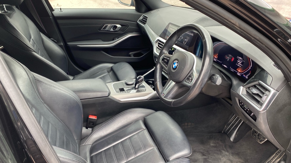BMW 3 Series 320i xDrive M Sport 4dr Step Auto Petrol Saloon - Image 7