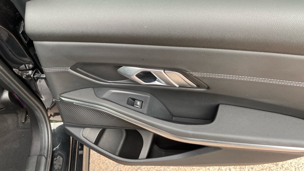 BMW 3 Series 320i xDrive M Sport 4dr Step Auto Petrol Saloon - Image 32