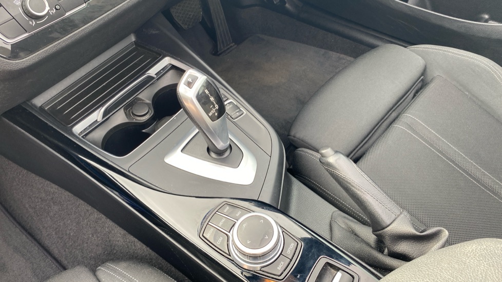 BMW 2 Series 218i Sport 2dr [Nav] Petrol Convertible - Image 13