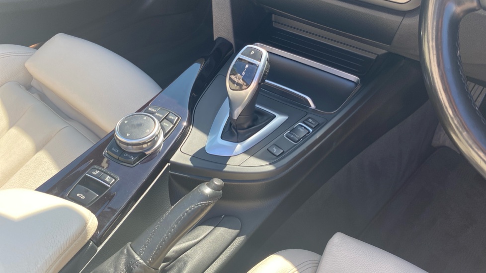 BMW 4 Series 420d [190] M Sport 2dr Auto [Professional Media] Diesel Convertible - Image 10