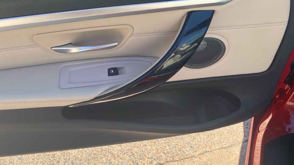 BMW 4 Series 420d [190] M Sport 2dr Auto [Professional Media] Diesel Convertible - Image 31