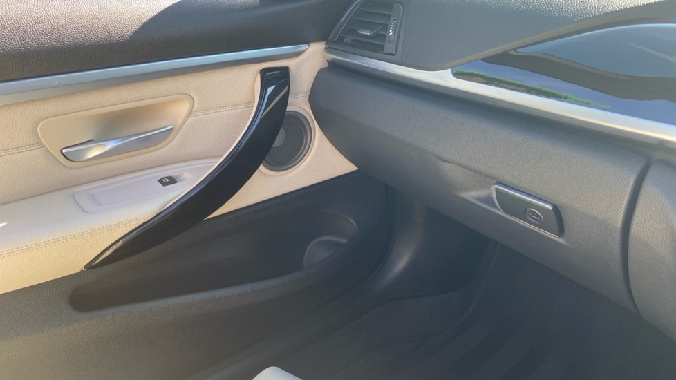 BMW 4 Series 420d [190] M Sport 2dr Auto [Professional Media] Diesel Convertible - Image 55