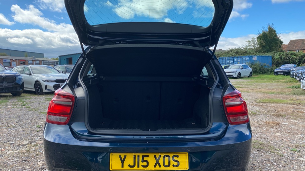 BMW 1 Series 120d SE 3dr Step Auto Diesel Hatchback - Image 4