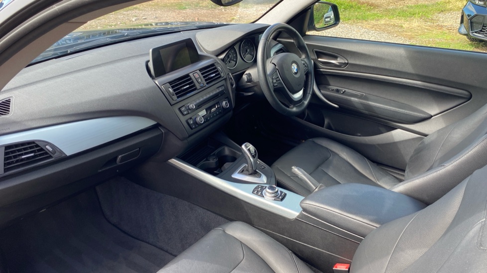 BMW 1 Series 120d SE 3dr Step Auto Diesel Hatchback - Image 9