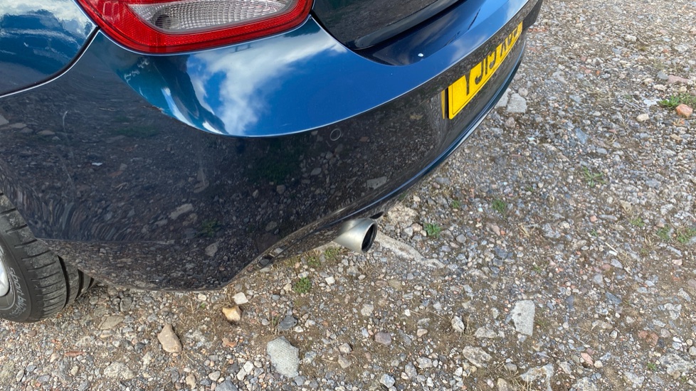BMW 1 Series 120d SE 3dr Step Auto Diesel Hatchback - Image 27