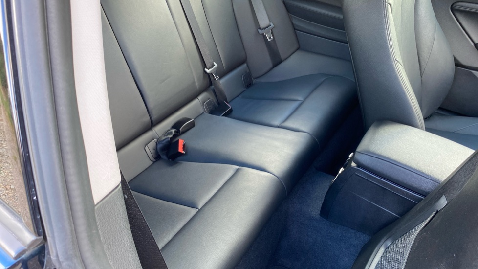 BMW 1 Series 120d SE 3dr Step Auto Diesel Hatchback - Image 31