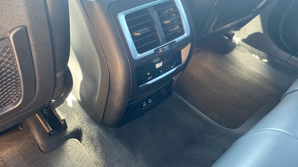 BMW iX3 210kW M Sport Pro 80kWh 5dr Auto Electric Estate - Image 33