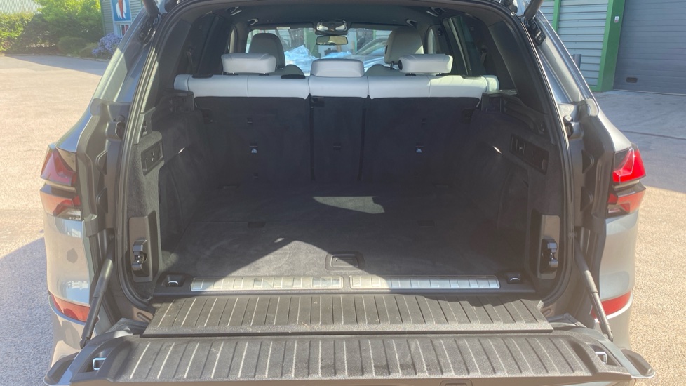 BMW X5 xDrive50e M Sport 5dr Auto Estate - Image 13