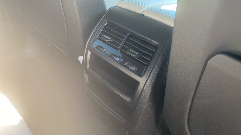 BMW X5 xDrive50e M Sport 5dr Auto Estate - Image 33