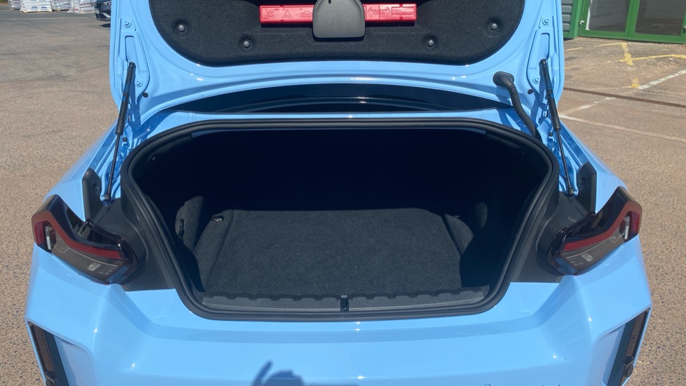 BMW M2 2dr Petrol Coupe - Image 13