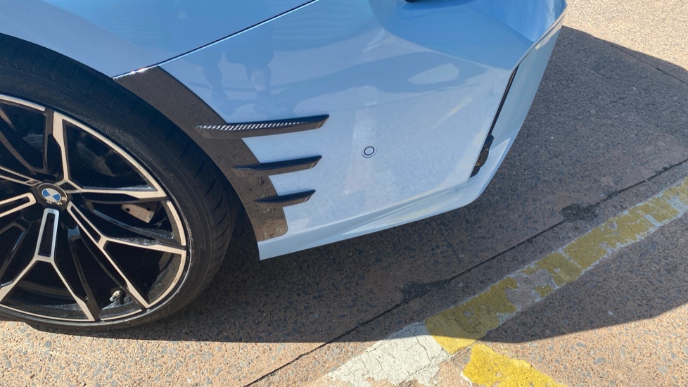 BMW M2 2dr Petrol Coupe - Image 38