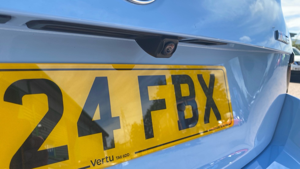 BMW M2 2dr Petrol Coupe - Image 42