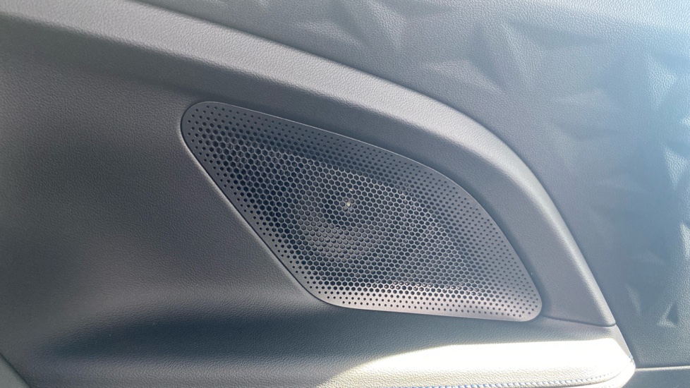 BMW M2 2dr Petrol Coupe - Image 50