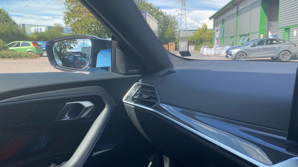 BMW M2 2dr Petrol Coupe - Image 85