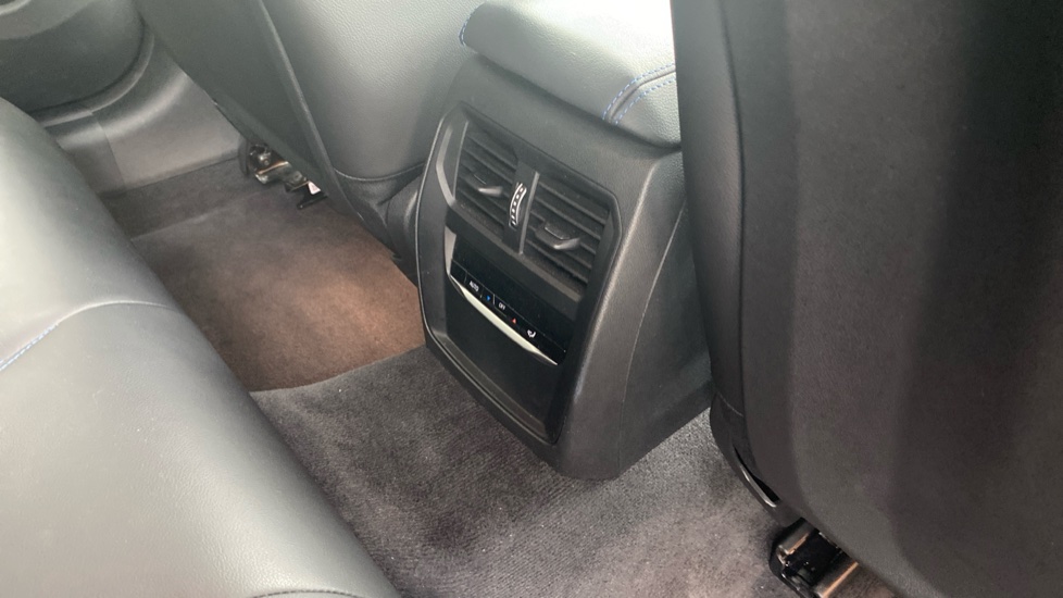 BMW 4 Series 420i M Sport 5dr Step Auto Petrol Hatchback - Image 31