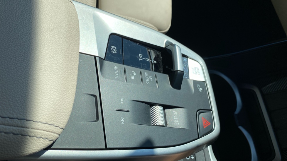 BMW X1 xDrive 23d MHT xLine 5dr Step Auto Diesel Estate - Image 19