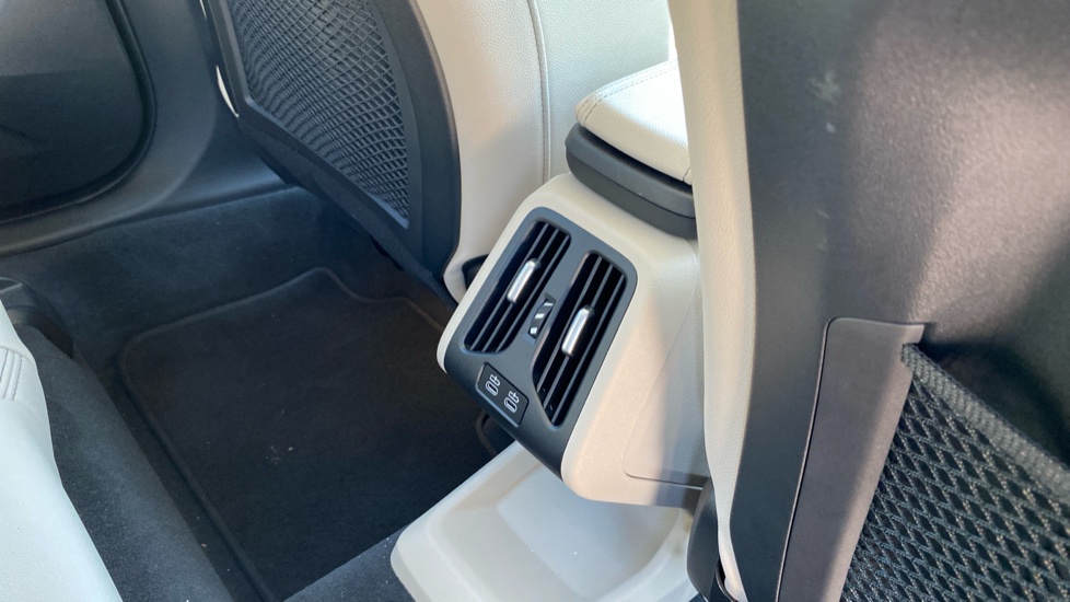 BMW X1 xDrive 23d MHT xLine 5dr Step Auto Diesel Estate - Image 39
