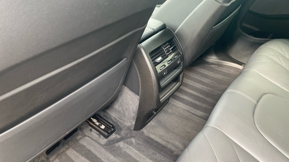 BMW X5 xDrive30d MHT M Sport 5dr Auto Diesel Estate - Image 36