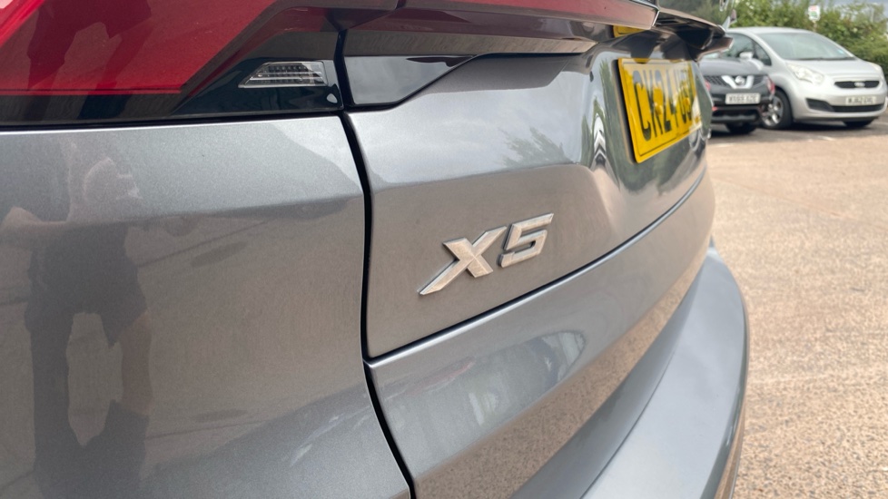 BMW X5 xDrive30d MHT M Sport 5dr Auto Diesel Estate - Image 38