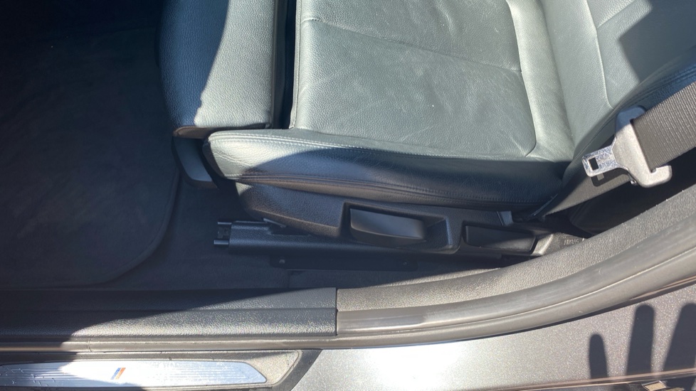 BMW 3 Series 320d M Sport 5dr Diesel Estate - Image 30