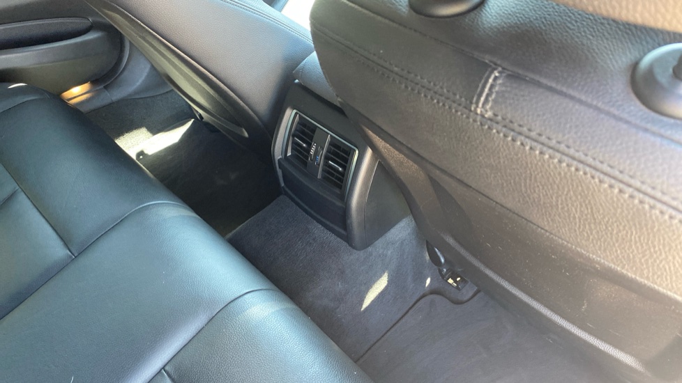 BMW 3 Series 320d M Sport 5dr Diesel Estate - Image 35