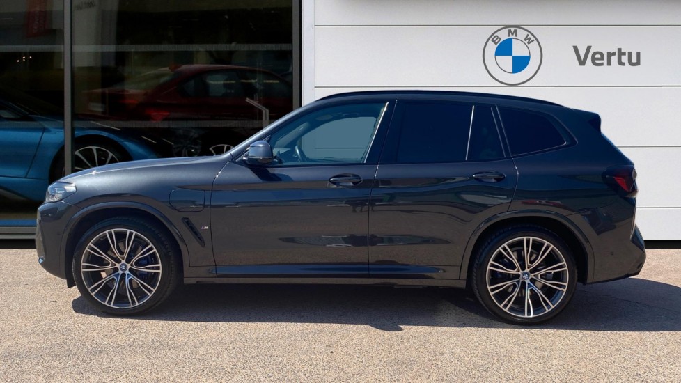 BMW X3 xDrive 30e M Sport 5dr Auto Estate - Image 3