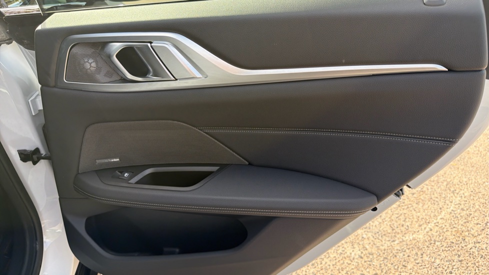 BMW i4 400kW M50 83.9kWh 5dr Auto Electric Hatchback - Image 26