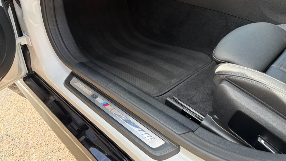 BMW i4 400kW M50 83.9kWh 5dr Auto Electric Hatchback - Image 34