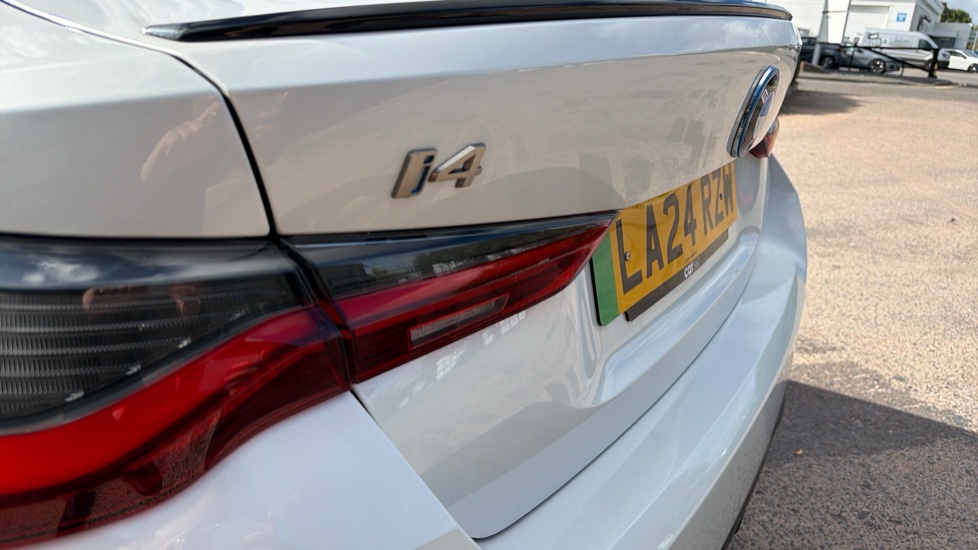 BMW i4 400kW M50 83.9kWh 5dr Auto Electric Hatchback - Image 36