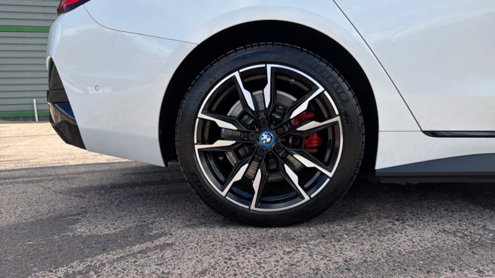 BMW i4 400kW M50 83.9kWh 5dr Auto Electric Hatchback - Image 42