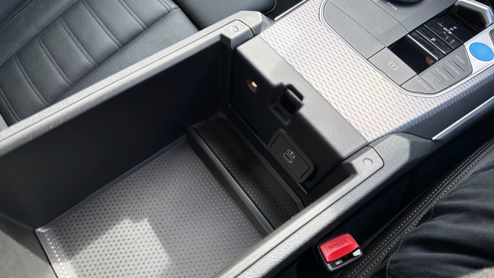 BMW i4 400kW M50 83.9kWh 5dr Auto Electric Hatchback - Image 56