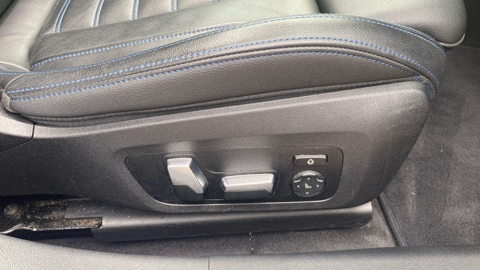 BMW i4 250kW eDrive40 M Sport 83.9kWh 5dr Auto Electric Hatchback - Image 42