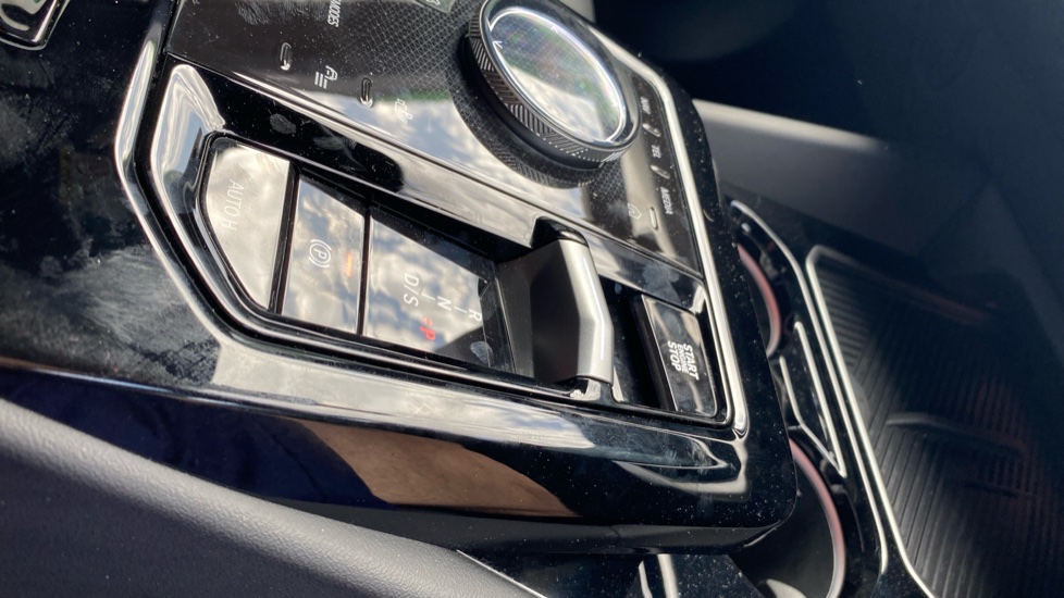 BMW 5 Series 520i M Sport Pro 4dr Auto [Tech Plus/Comfort Plus] Petrol Saloon - Image 19